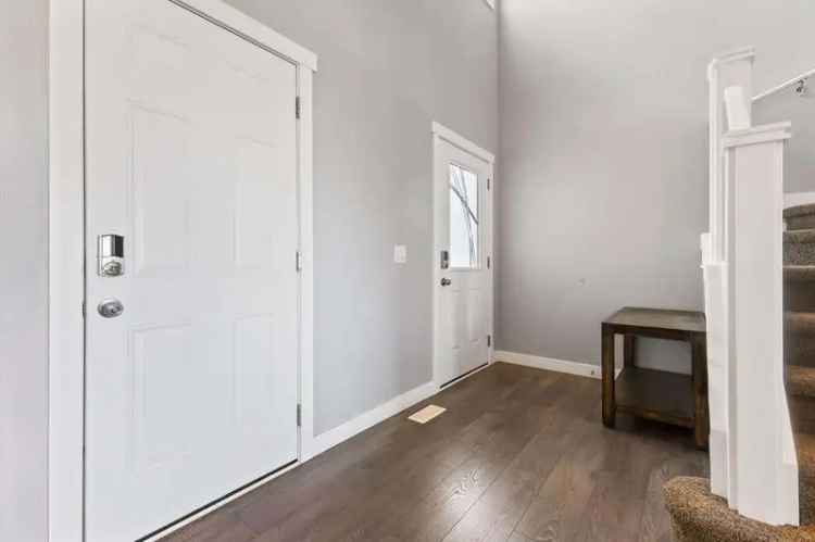 Modern Two-Storey Home in Family-Friendly Lakewood