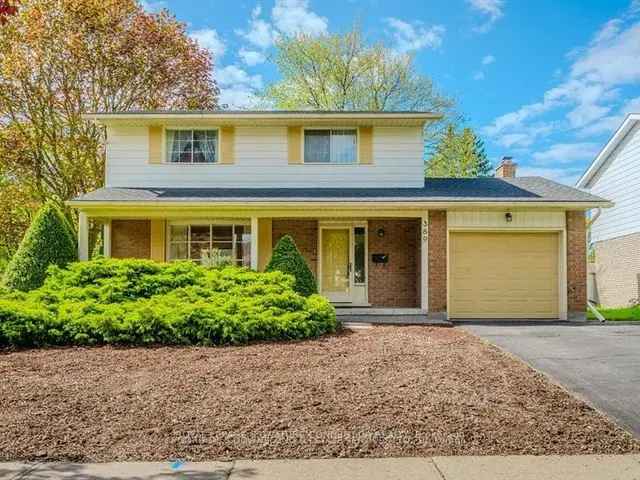 Large Family Home with 2 Floors and Fenced Backyard