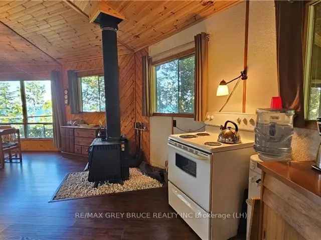 Bruce Peninsula Waterfront Cottage 3BR Family Getaway