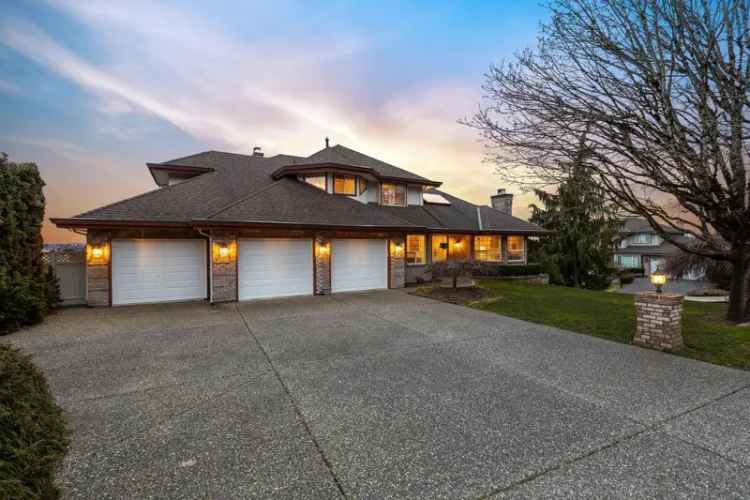 Luxury Home with Panoramic Views and Pool in Coast Meridian Estates