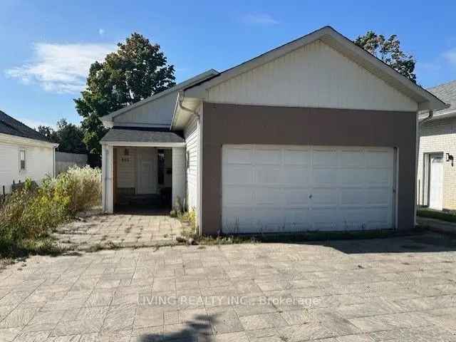 House For Sale in Pickering, Ontario