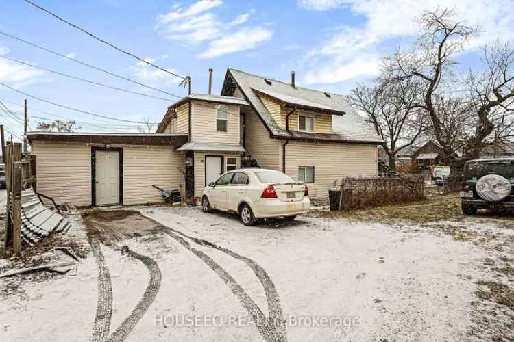 House For Sale in 1321, Henry Ford Centre Drive, Windsor, Ontario