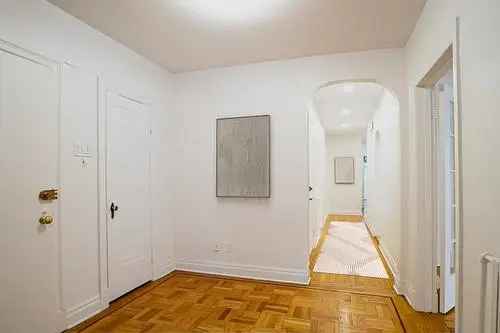 Renovated Duplex near Westmount - 4+ Bedrooms, Double Garage