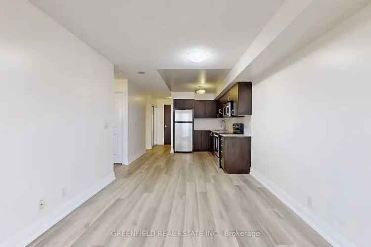 Spacious Condo near Sheppard Ave W Subway Large Bedroom Den 640 sq ft Terrace