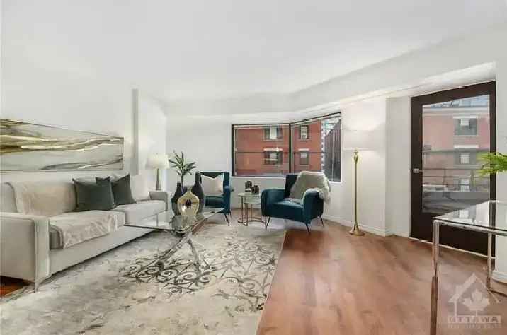 Rent 3 Bedroom Apartment in Downtown Ottawa with Ensuite and Parkade