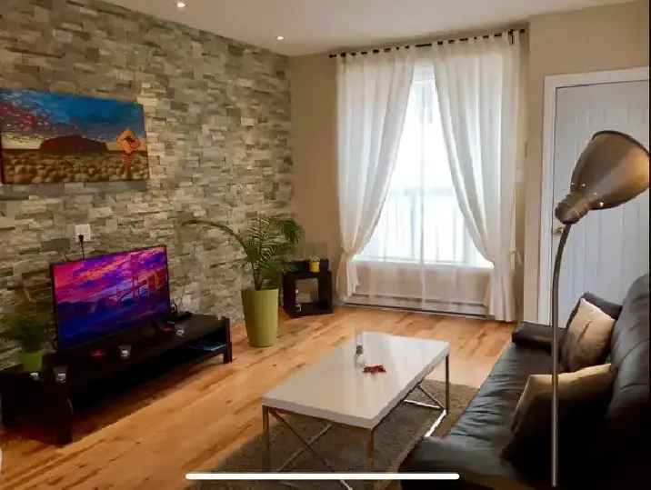 Rosemont 4 1/2 Condo-Style Apartment with Courtyard