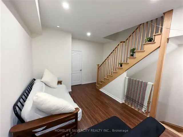 3+3 Beds 4 Baths Freehold Townhouse in Scarborough