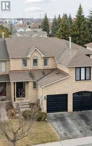 Updated 3-Bedroom Townhome in Whitby's Williamsburg