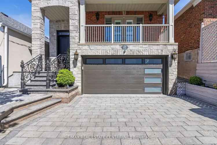 House For Sale in Toronto, Ontario