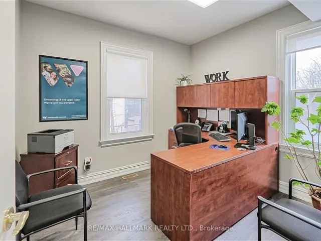 House For Sale in Aurora, Ontario