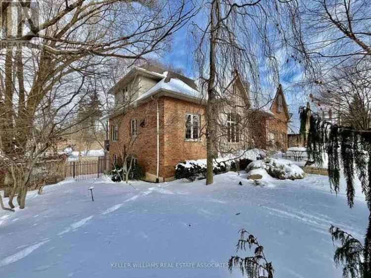 Cozy Custom Home with In-Law Suite High End Appliances