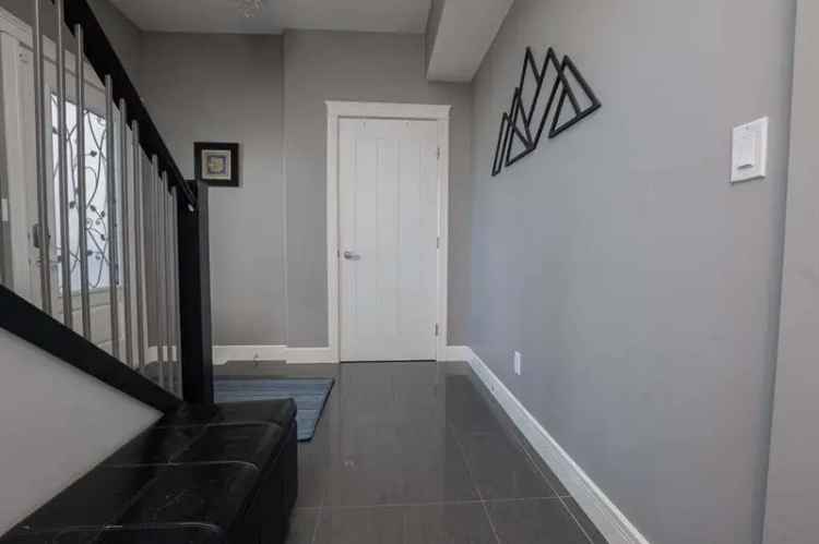 Westpointe 3 Bed 2.5 Bath 2 Storey Home Triple Garage