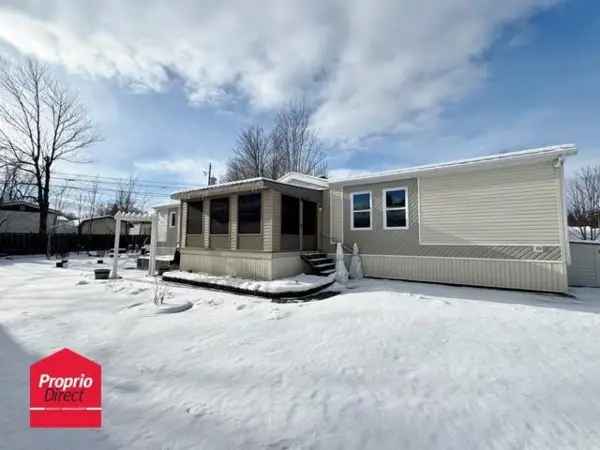 Mobile Home for Sale Estrie - Updated 2004 Model