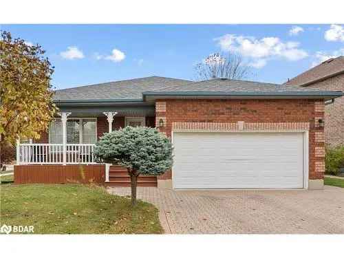 3 Bedroom House In Barrie, Updated Kitchen, Large Backyard