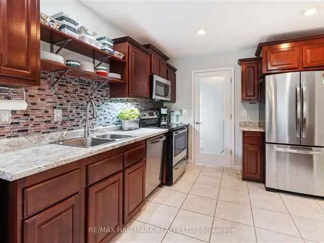 House For Sale in Wasaga Beach, Ontario