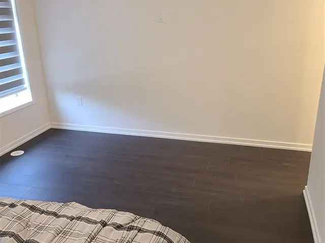 Townhouse For Sale in Oshawa, Ontario