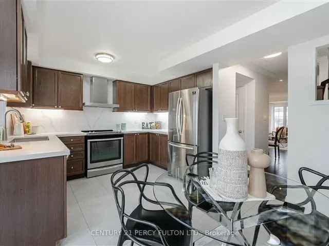 Updated Ajax Condo Townhome 3 Beds 3 Baths Low Fee