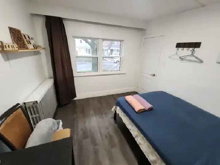 Private Room for Rent - Safe, Quiet, Clean - Jane&Eglinton