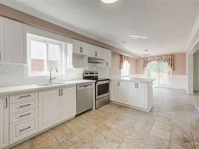 Family Home Near Universities 3 Beds 2.5 Baths Finished Basement