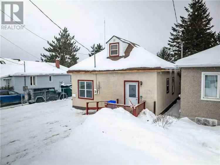 Charming 2-Bedroom Capreol Home with Detached Garage and Fenced Yard