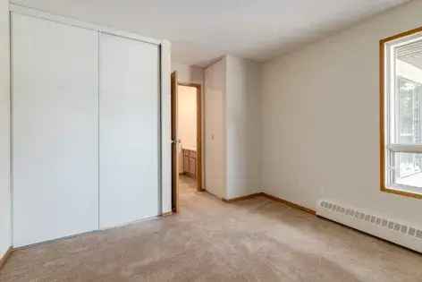 2 rooms apartment of 95 m² in Edmonton