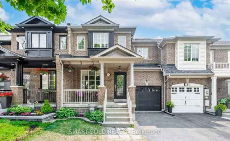 Stunning 3-Bed Freehold Townhouse Near Excellent Schools