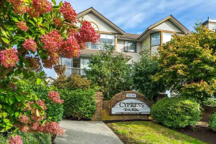 Condo For Sale in Abbotsford, British Columbia