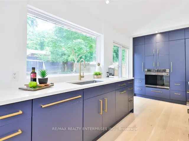 House For Sale in Mississauga, Ontario