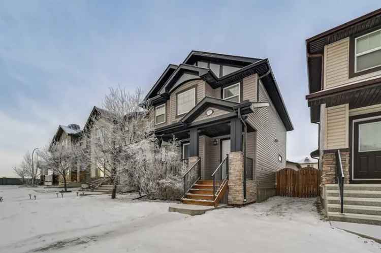 House For Sale in Calgary, Alberta