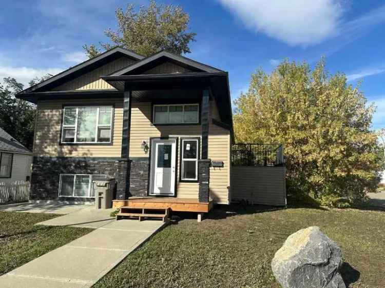 Grande Prairie Investment Duplex 5 Bed 3 Bath