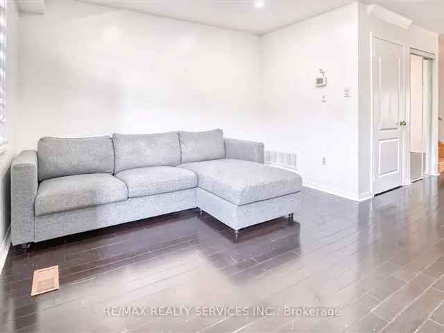 House For Sale in Mississauga, Ontario