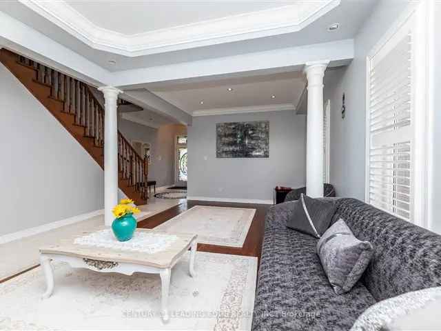 House For Sale in Vaughan, Ontario