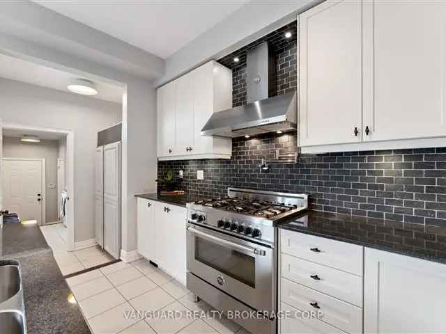 Luxury Kleinburg Townhouse 4 Beds 5 Baths 3000 Sq Ft