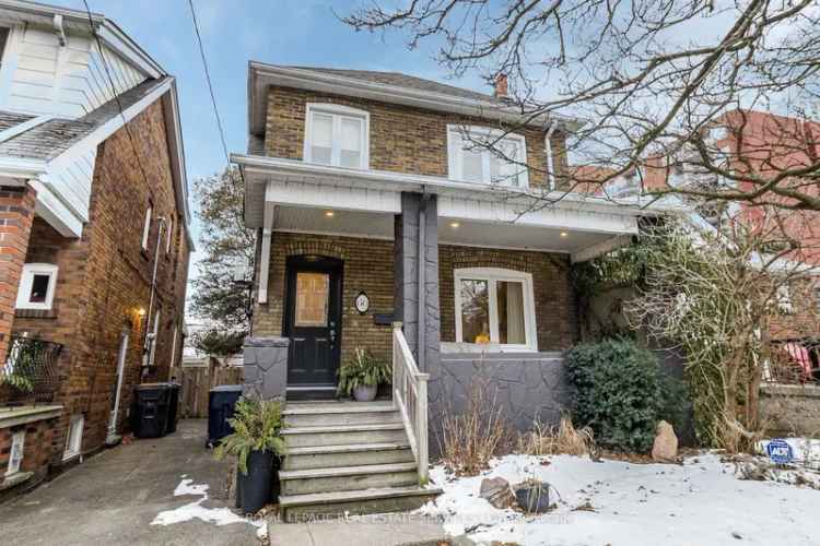 House For Sale in 60, Third Street, Toronto, Ontario