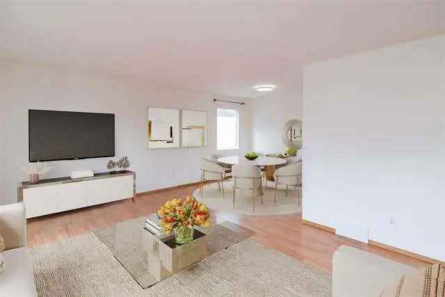 Crestview 3-Bedroom Bungalow Family Home