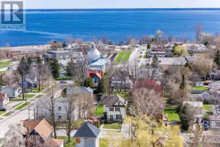 1890s Home with Modern Upgrades Near Georgian Bay