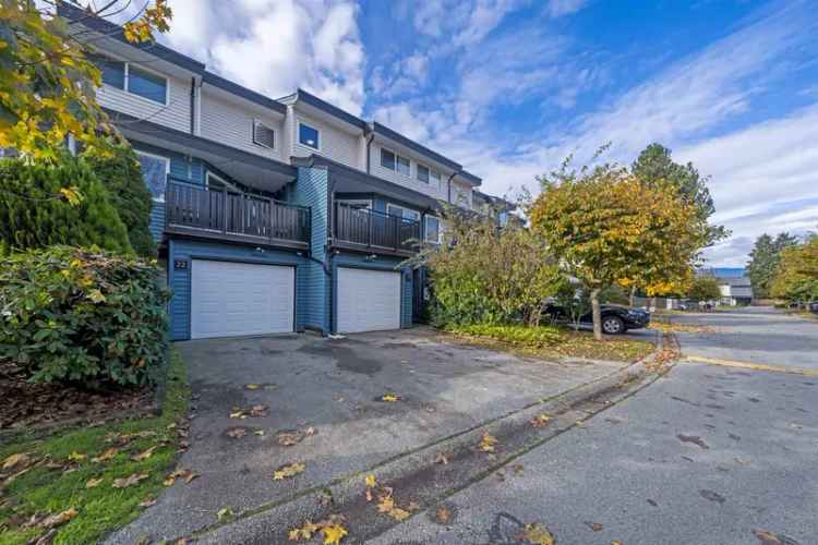 A $789,000.00 Townhouse with 3 bedrooms in Central Meadows, Pitt Meadows