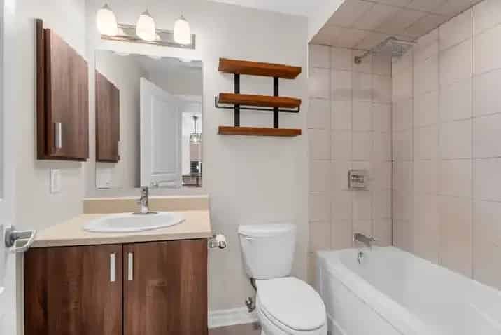 Updated 1 Bedroom Condo Main Floor Central Area