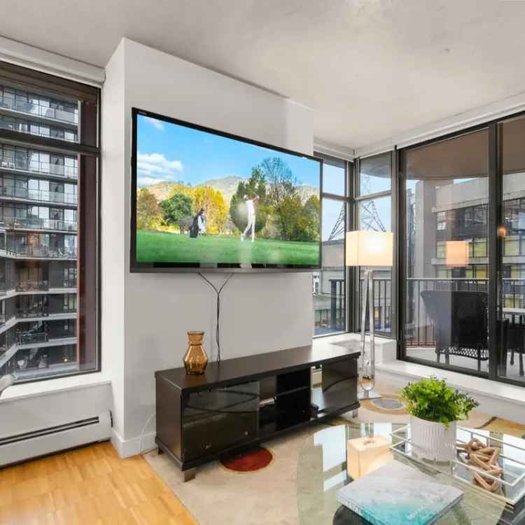 Spacious 2-Bed Suite in Gastown's Woodward's Building