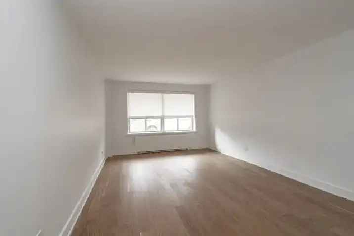 Renovated one bedroom, Yonge and St. Clair - ID 862