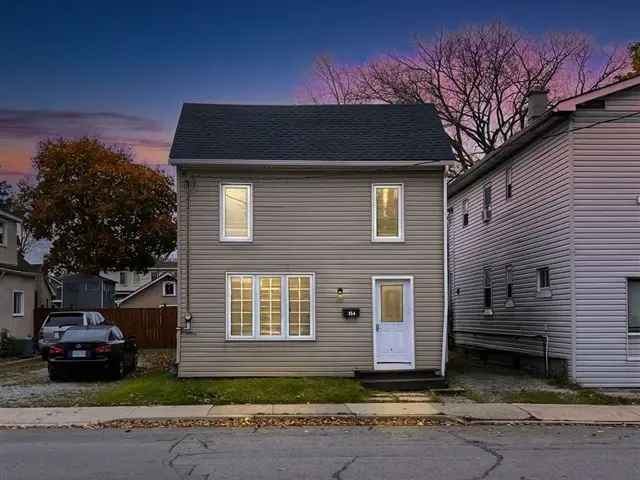 3-Bedroom Home in Niagara - Fully Renovated