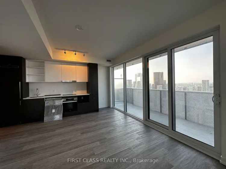 Bright 2-Bedroom Corner Unit Sugar Wharf West Tower