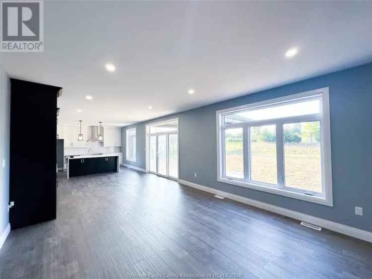 5 Bedroom 4 Bathroom 2 Storey House Near Waterfront