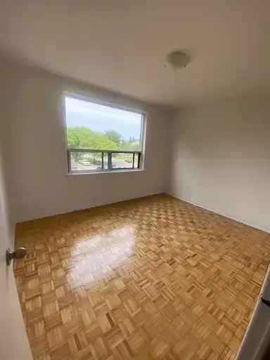 Apartment For Rent in 4, Hill Heights Road, Toronto, Ontario