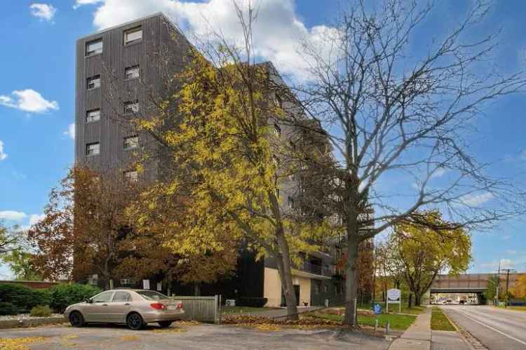 Rent Apartment in Sarnia with Free First Month and Nearby Parks