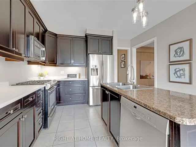 House For Sale in Whitby, Ontario