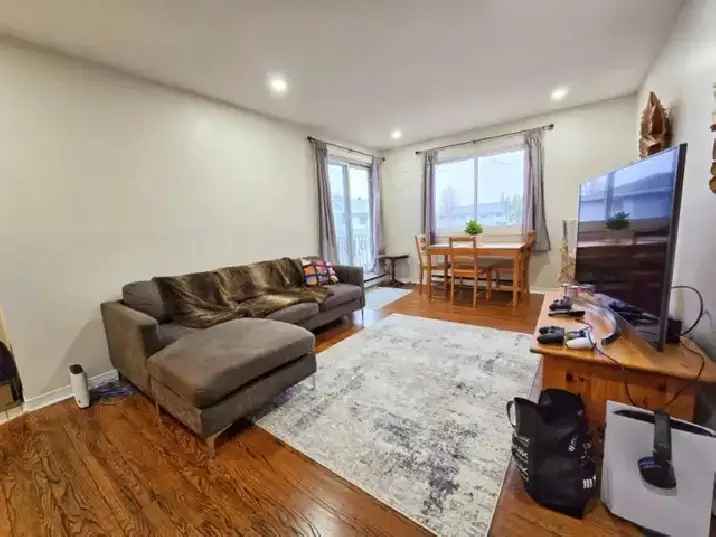 Fully Renovated and Bright 2bdrm Condo Available Immediately