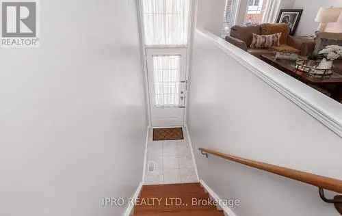 House For Sale Lisgar Mississauga Family Home 3 Beds Renovated Kitchen