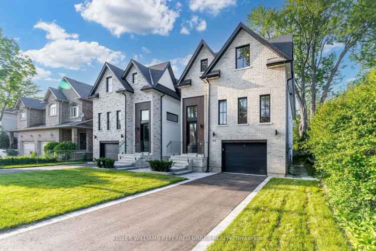 House For Sale in Mississauga, Ontario