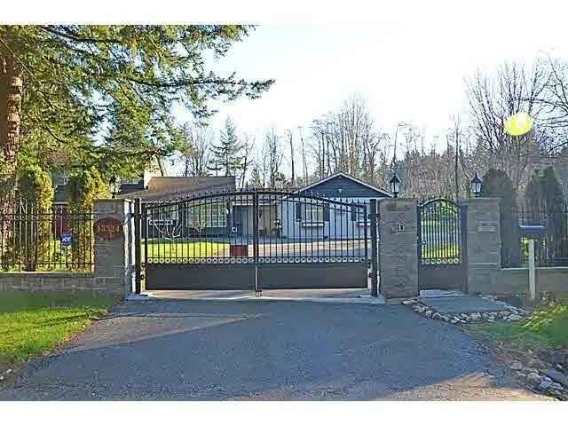 House for Sale: 1.5-Acre Lot in Elgin Chantel White Rock